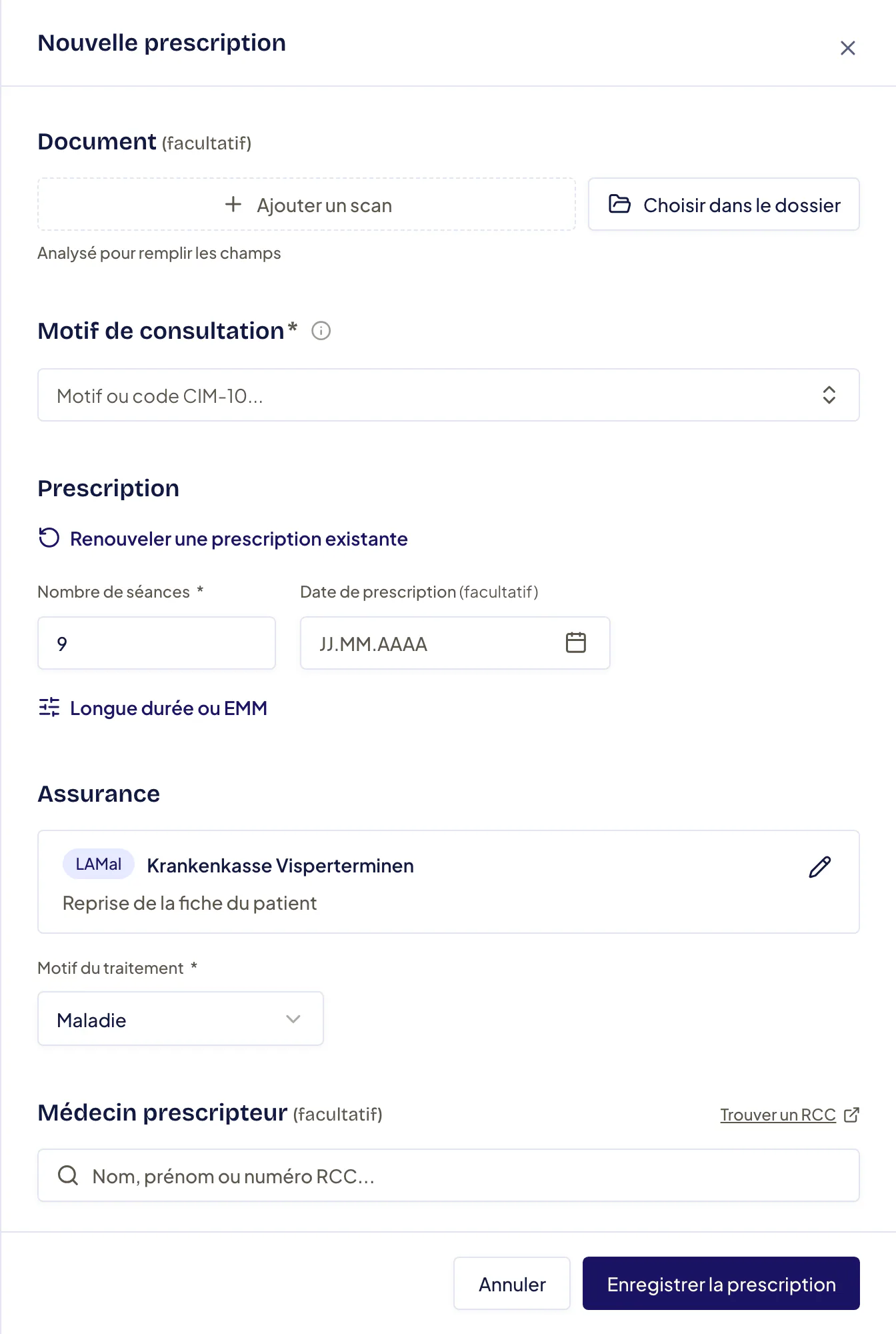 Fenêtre Nouvelle prescription : Document (Ajouter un scan, Choisir dans le dossier), Motif de consultation obligatoire, Prescription (Renouveler une prescription existante, Nombre de séances, Date de prescription, Longue durée ou EMM), Assurance reprise de la fiche du patient, Motif du traitement, Médecin prescripteur avec le lien Trouver un RCC, et le bouton Enregistrer la prescription.