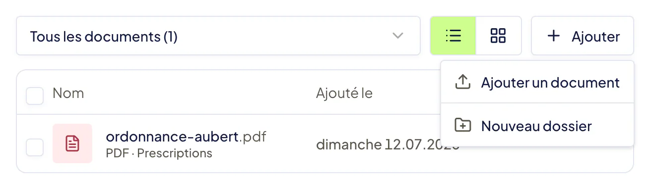 Onglet Documents de la fiche patient : liste des dossiers « Tous les documents », boutons Liste et Galerie, menu Ajouter ouvert (Ajouter un document, Nouveau dossier) et un document PDF rangé dans Prescriptions avec sa date d’ajout.